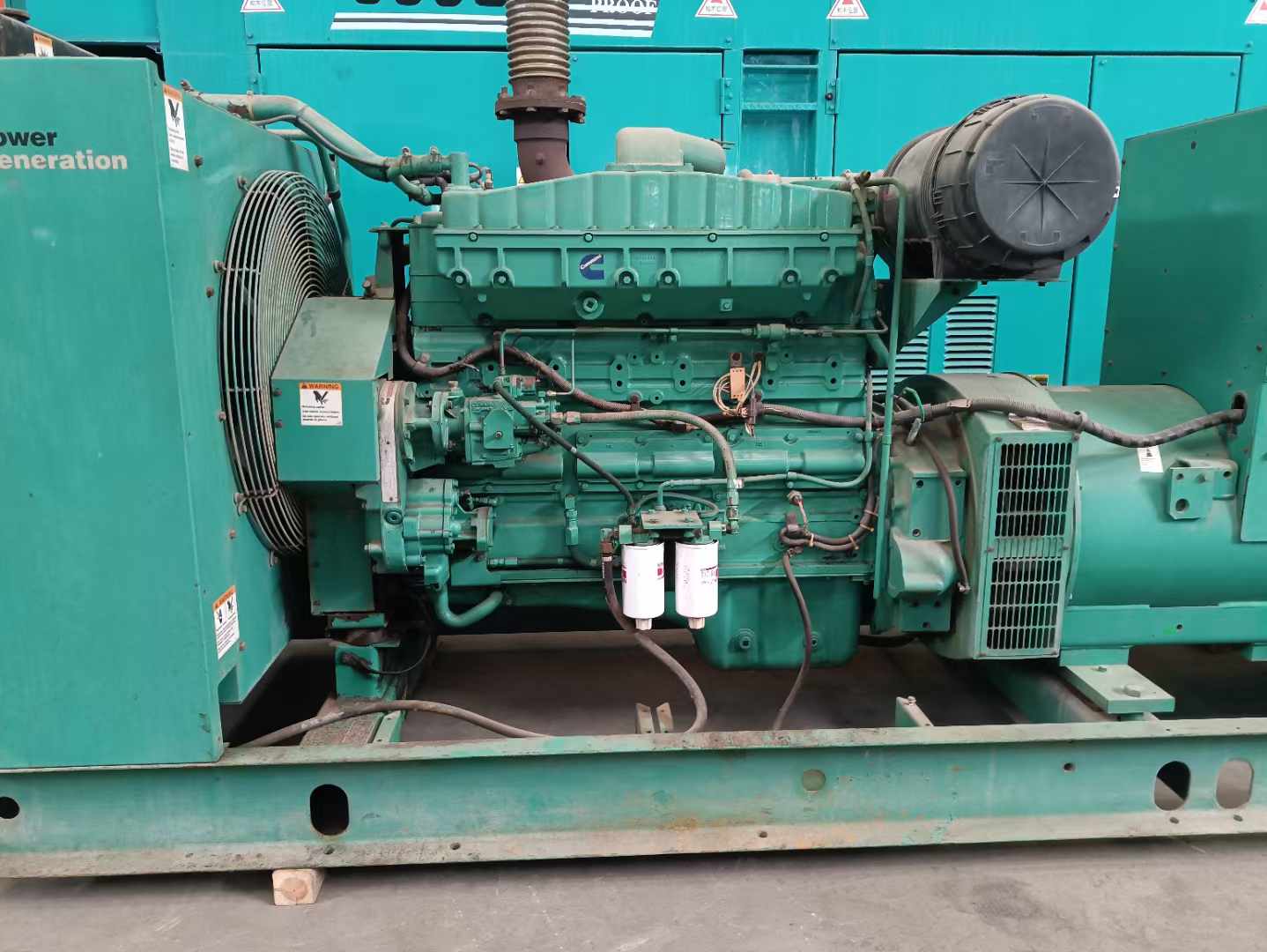 朝天过载会对 600kW 柴油发电机组造成哪些损害？
